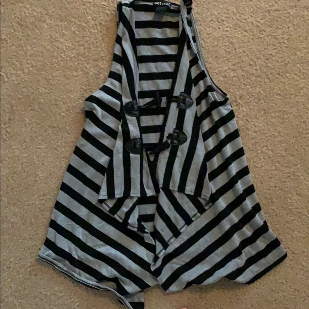 Striped over-vest accessory thing